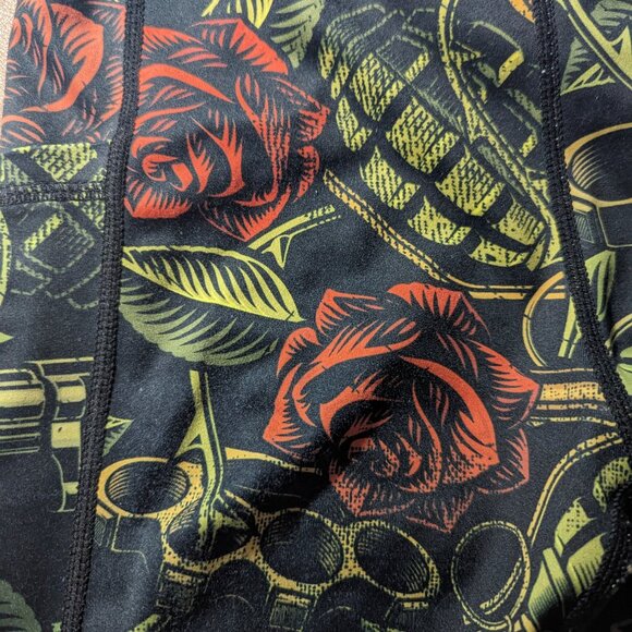 CVG Constantly Varied Gear Weapons Rose Leggings Womens Size XS Black Ombre - Picture 5 of 6